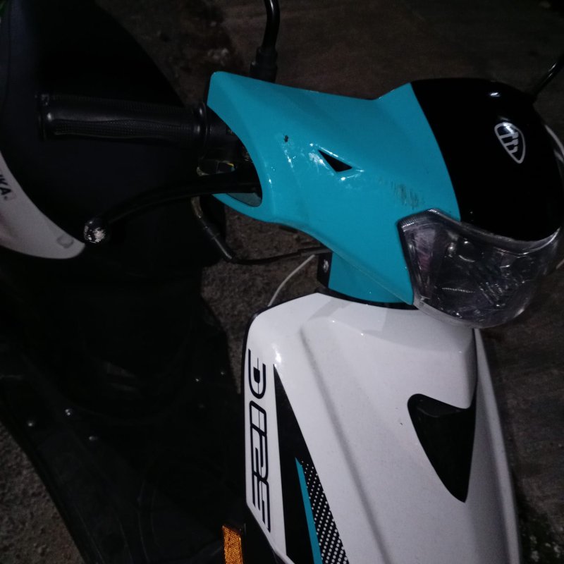 Abusado taxista arrolla a repartidor y lo abandona a su suerte en la región 101.