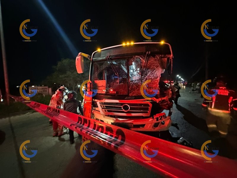 Accidente se registra entre dos unidades del transporte esta madrugada