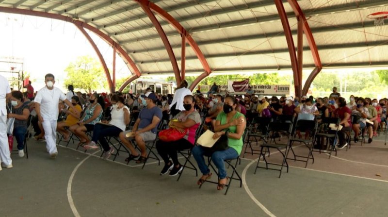 Aplican refuerzos de la vacuna de Pfizer a personas de 50-59 en Cancún