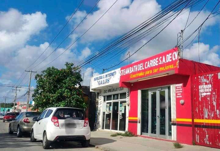 ASALTANTE OBLIGA A EMPLEADA A HACERLE SEXO ORAL DURANTE ASALTO