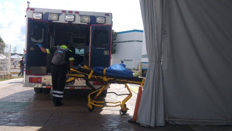 Asesinan a balazos a un hombre y lesionan a mujer en playa de zona hotelera de Cancún