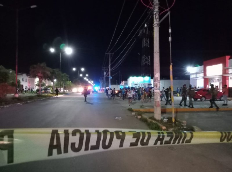 Asesinan a mototaxista desde un taxi en Cancún