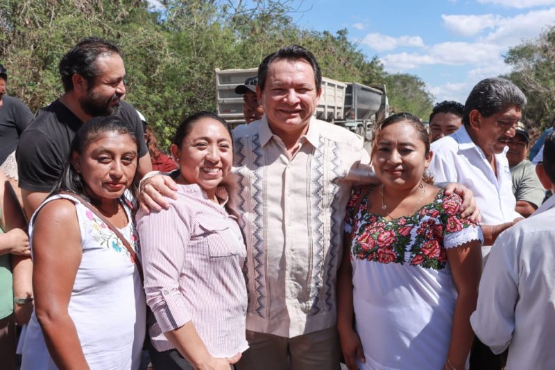 Avanzan trabajos de conservación de carreteras del oriente del estado