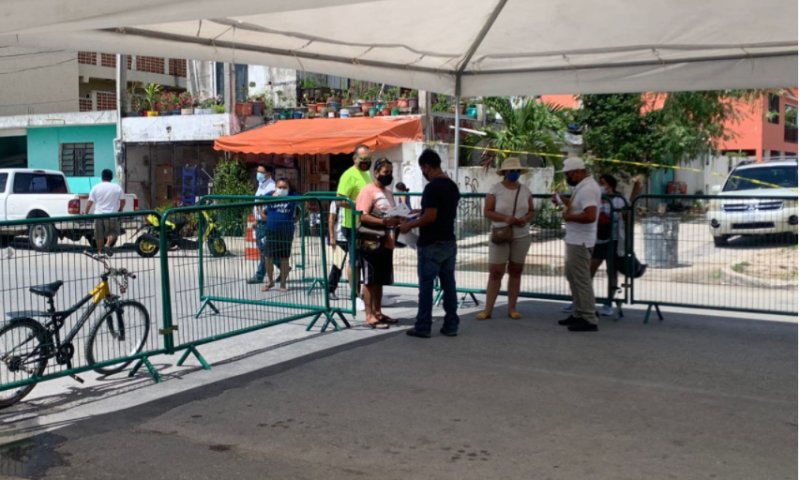 Baja afluencia de personas registra módulo de vacunación “Toro Valenzuela” en Cancún