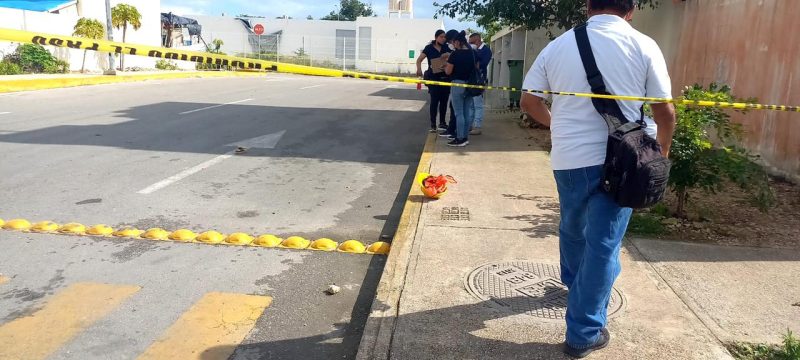 Balean a repartidor de agua en Playa del Carmen