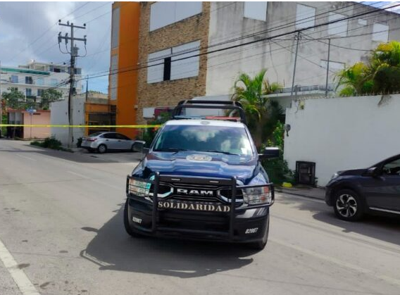 Balean fachada de un local de buceo en Playa del Carmen