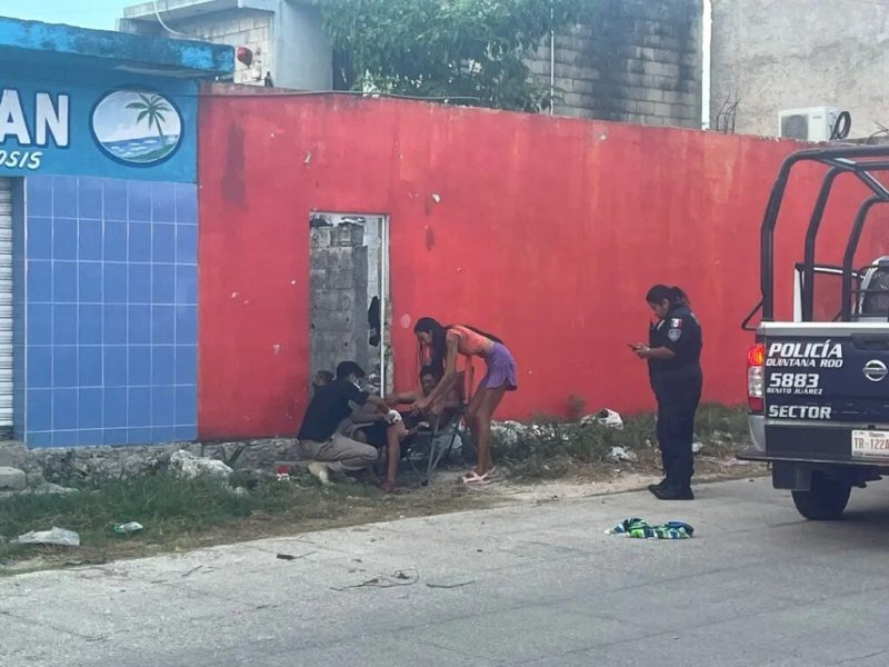 BALEAN HOMBRE DE LA REGIÓN 234 DE CANCÚN ENFRENTE DE SU CASA