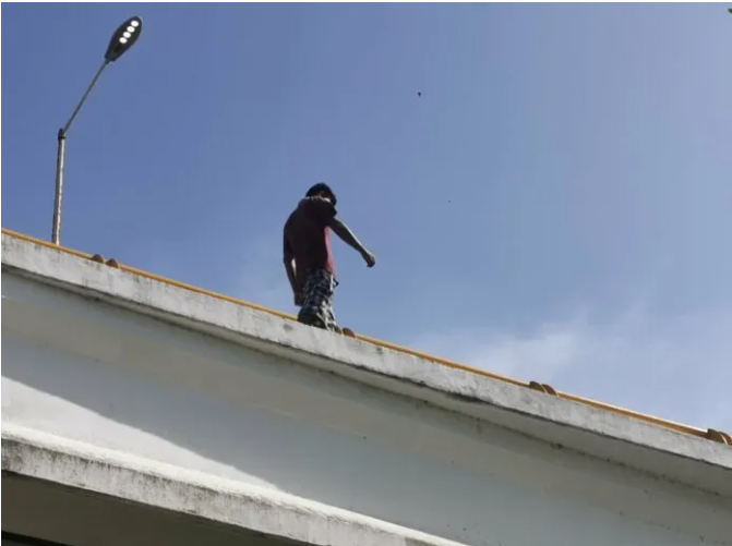 Bomberos salvan a joven de suicidarse en Chetumal