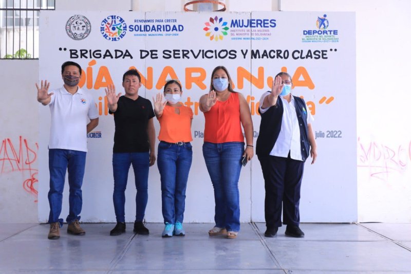 Brigada de servicios y macrobaile en Día Naranja