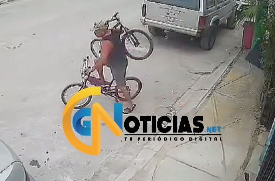 Captan a ladrón robando bicicleta en Galaxias La Guadalupana; vecinos alertan por más casos