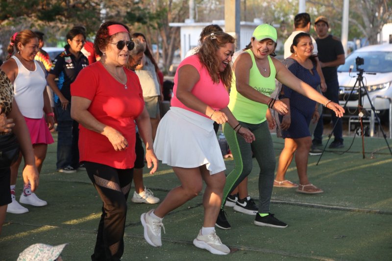 Celebran el Día de las Madres en Los Paseos