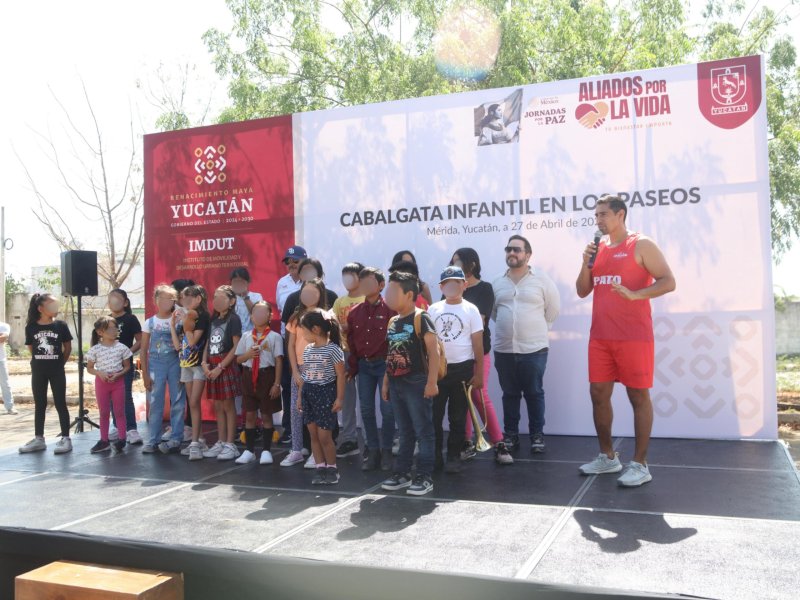 Celebran el Mes de la Niñez en Los Paseos
