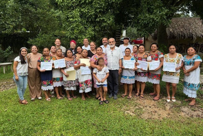 Cocineras y cocineros de Yucatán se certifican en gastronomía tradicional