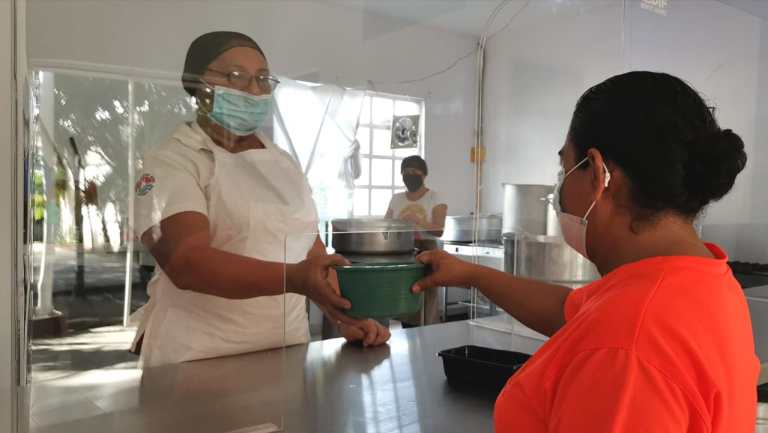 Comedor comunitario beneficia a 40 mil personas en Cancún