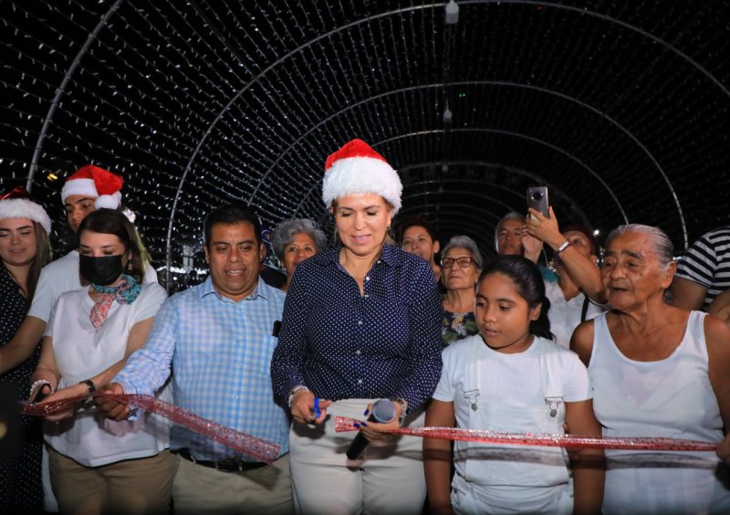 Con encendido de luces, inicia fiestas navideñas en Solidaridad