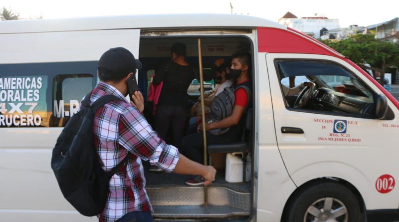 Continúa sobrecupo en transporte público de Cancún, pese a sanciones