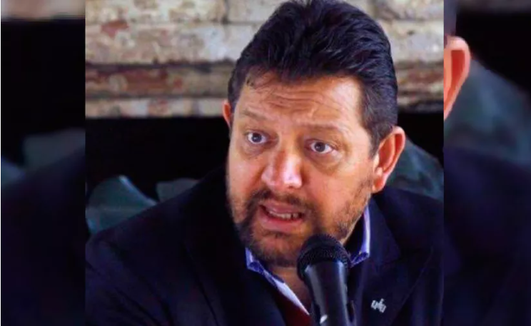 Deja Juan de la Luz Enríquez Kanfachi oscuridad a su paso
