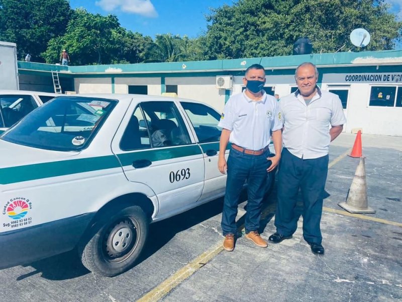 DENUNCIA SINDICATO “ANDRÉS QUINTANA ROO” A “TAXI CLONADO HYUNDAI NO. 0693”