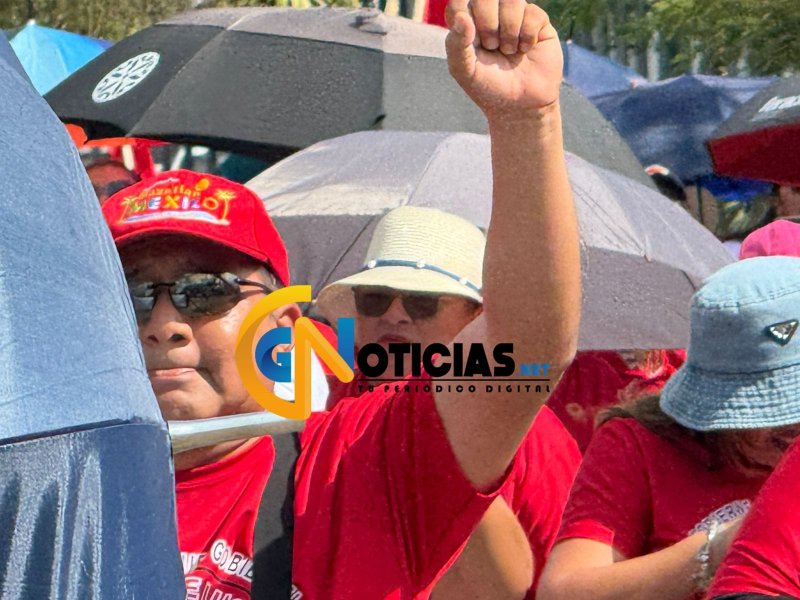 Docentes y personal de salud marchan en Cancún por sus derechos laborales y contra reformas