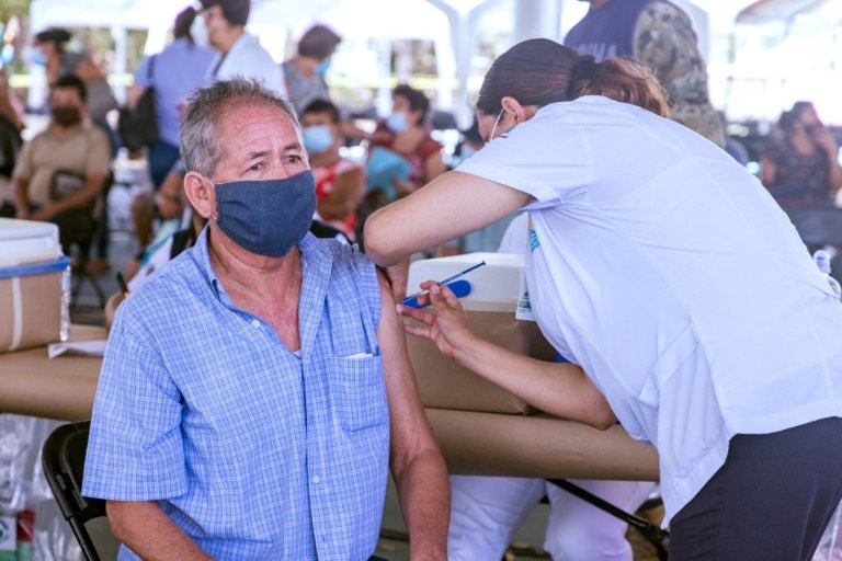 El próximo lunes iniciaría la vacunación a mayores de 60 años en Cancún