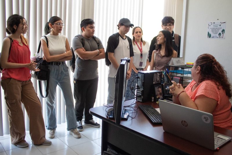 Estudiantes de Psicología de la UPP visitan instalaciones del CEPREDEY
