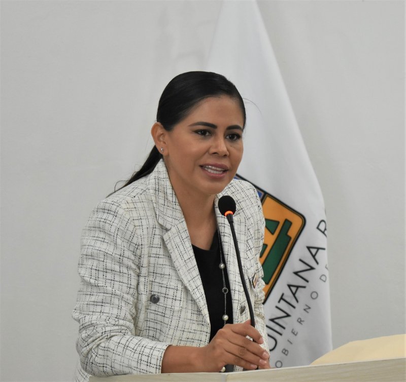 Firman convenio IEQROO-IQM para prevenir violencia contra la mujer.