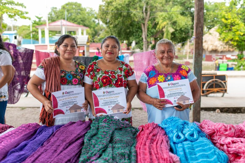 Fortalece INMAYA la cultura maya a través del arte del urdido de hamaca