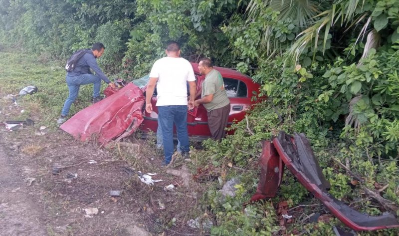 Fuerte accidente deja tres personas lesionadas en la carretera 180 de Cancún