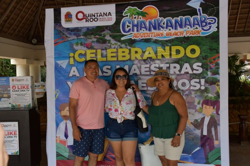 Fundación de Parques y Museos ofreció un gran festejo al magisterio en Chankanaab 