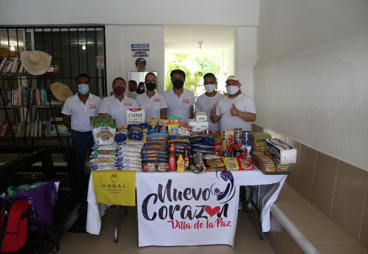 Fundación Hanal entrega donativo de alimentos a comedor comunitario de Cancún