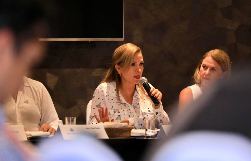 <em>Gobierno de Lili Campos trabaja con comunidad empresarial</em>