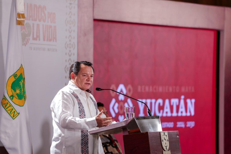 Gobierno de Yucatán despliega operativo para atender marea roja