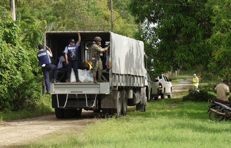 Gobierno del Estado atiende a comunidades afectadas en Othón P. Blanco y Bacalar