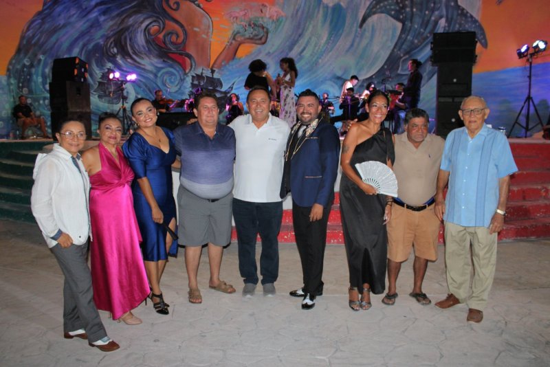 Impulsa Nivardo Mena tradiciones de los pueblos de Lázaro Cárdenas