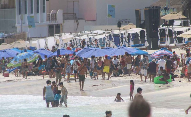 Incrementó la generación de basura en playas durante Semana Santa en Cancún