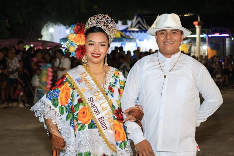 INICIAN LOS FESTEJOS EN HONOR A LA SANTA CRUZ EN LA COMISARÍA DE TIXCANCAL