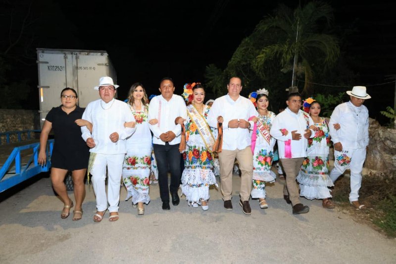 INICIAN LOS FESTEJOS EN HONOR A LA SANTA CRUZ EN LA COMISARÍA DE TIXCANCAL