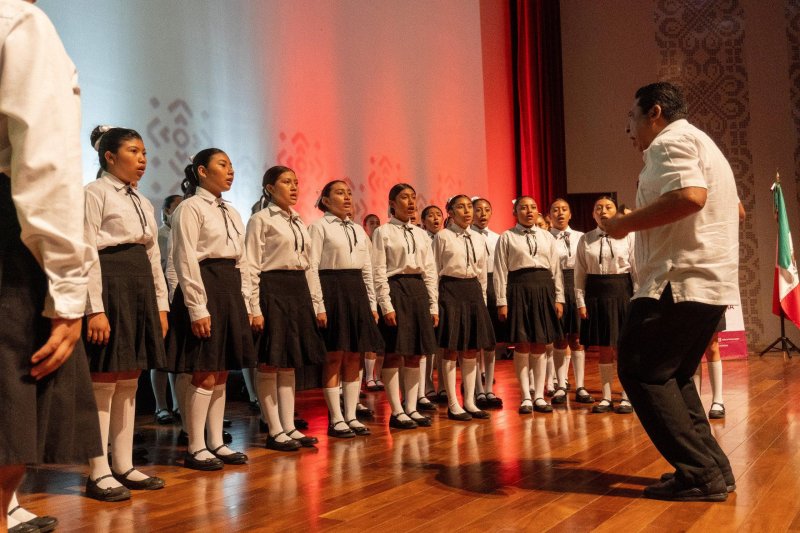 Inspiran jóvenes yucatecos con interpretación del Himno Nacional