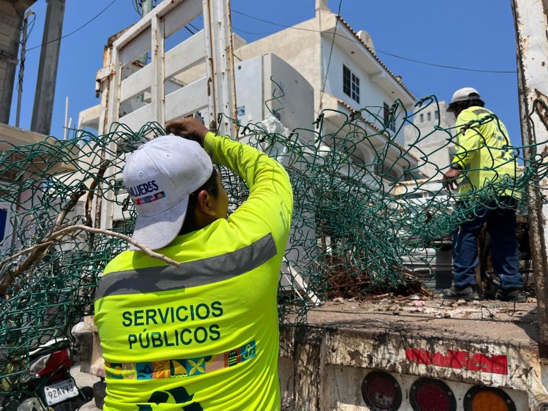 JORNADA DE DESCACHARRIZACIÓN EN LA COLONIA CAÑOTAL