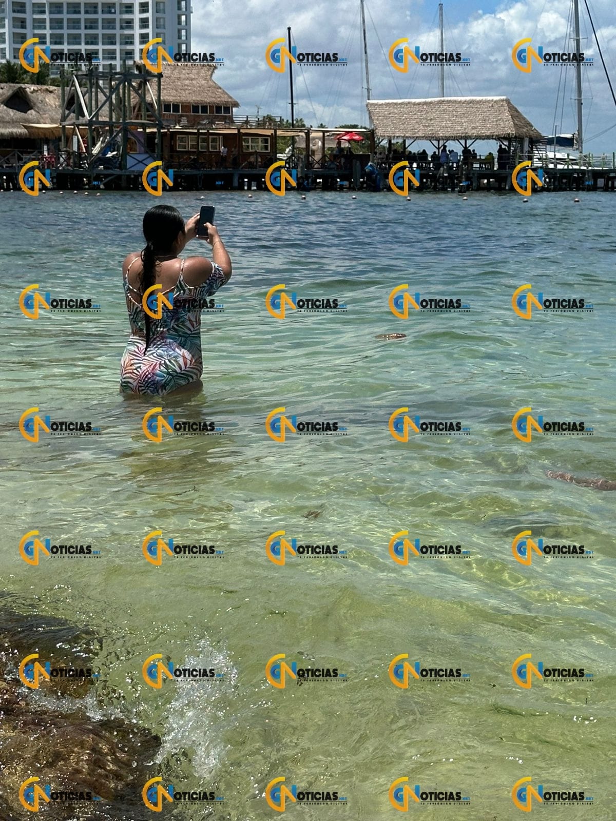 Juguete de playa a la deriva en las costas dé Cancun