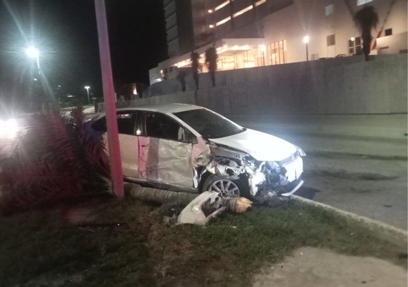 La noche de este jueves se registró un accidente de tránsito sobre el bulevar Kukulcán