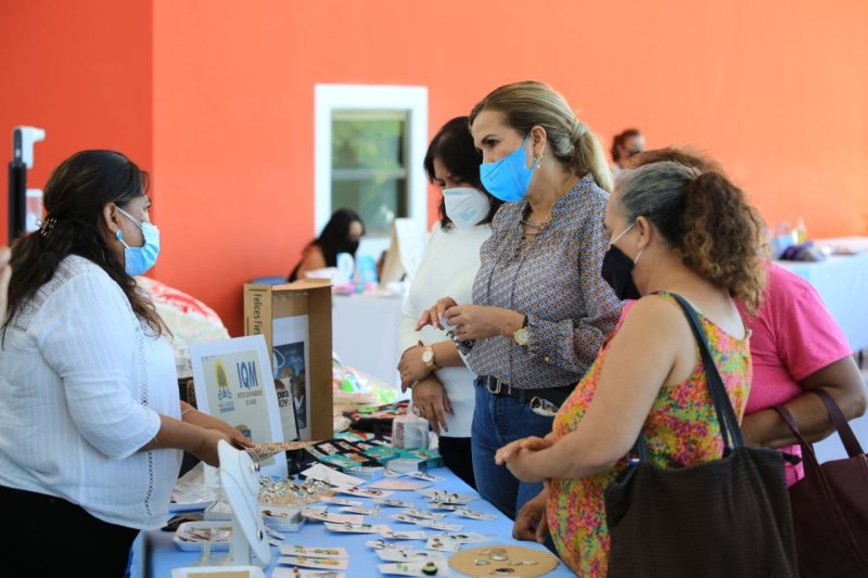 Lili Campos apoya a mujeres solidarenses