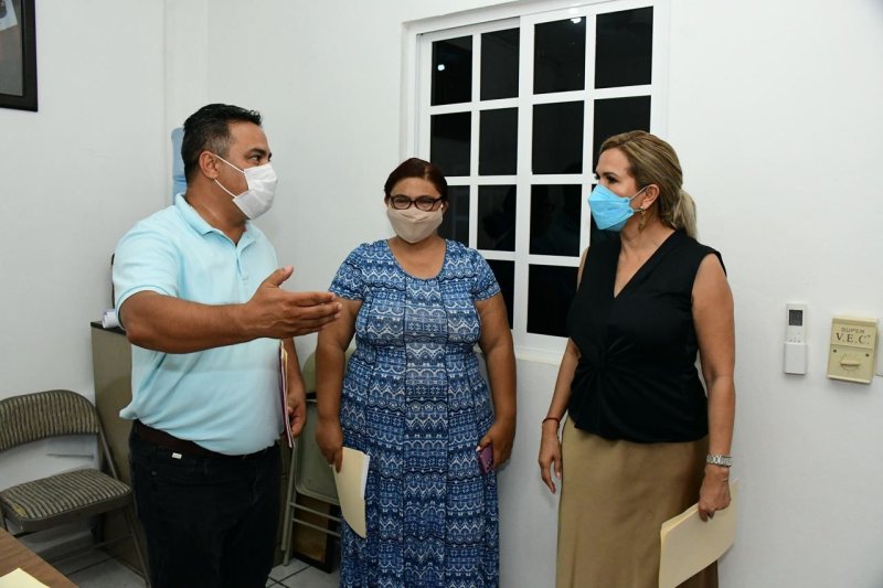 Lili Campos reinstala a Tomás Flores como delegado de Puerto Aventuras