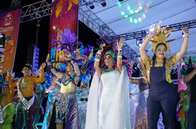 Mara Lezama encabeza colorido y familiar Carnaval Chetumal 2023