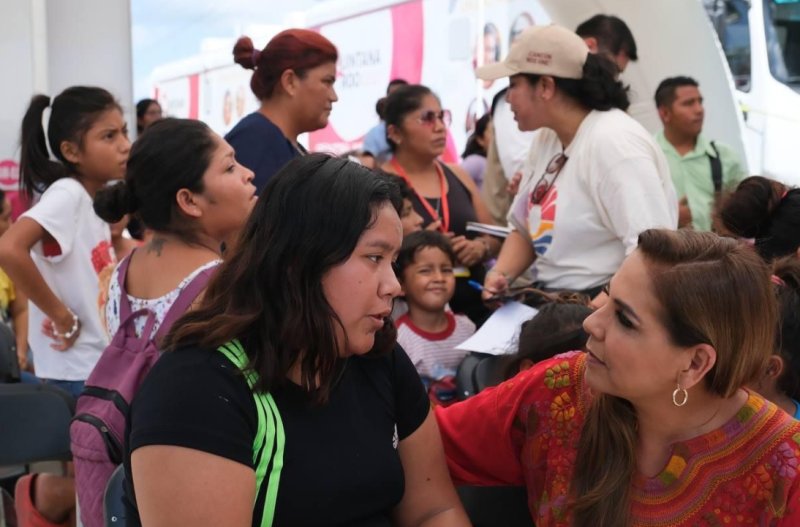 Mara Lezama lleva Salud para Tod@s a Villas Otoch Paraíso