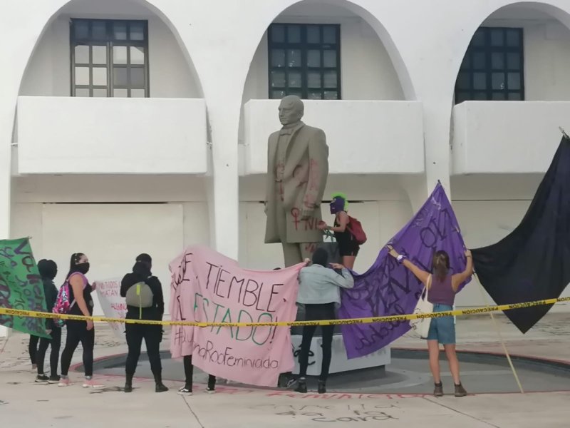 Marchan feministas por el ‘25N’