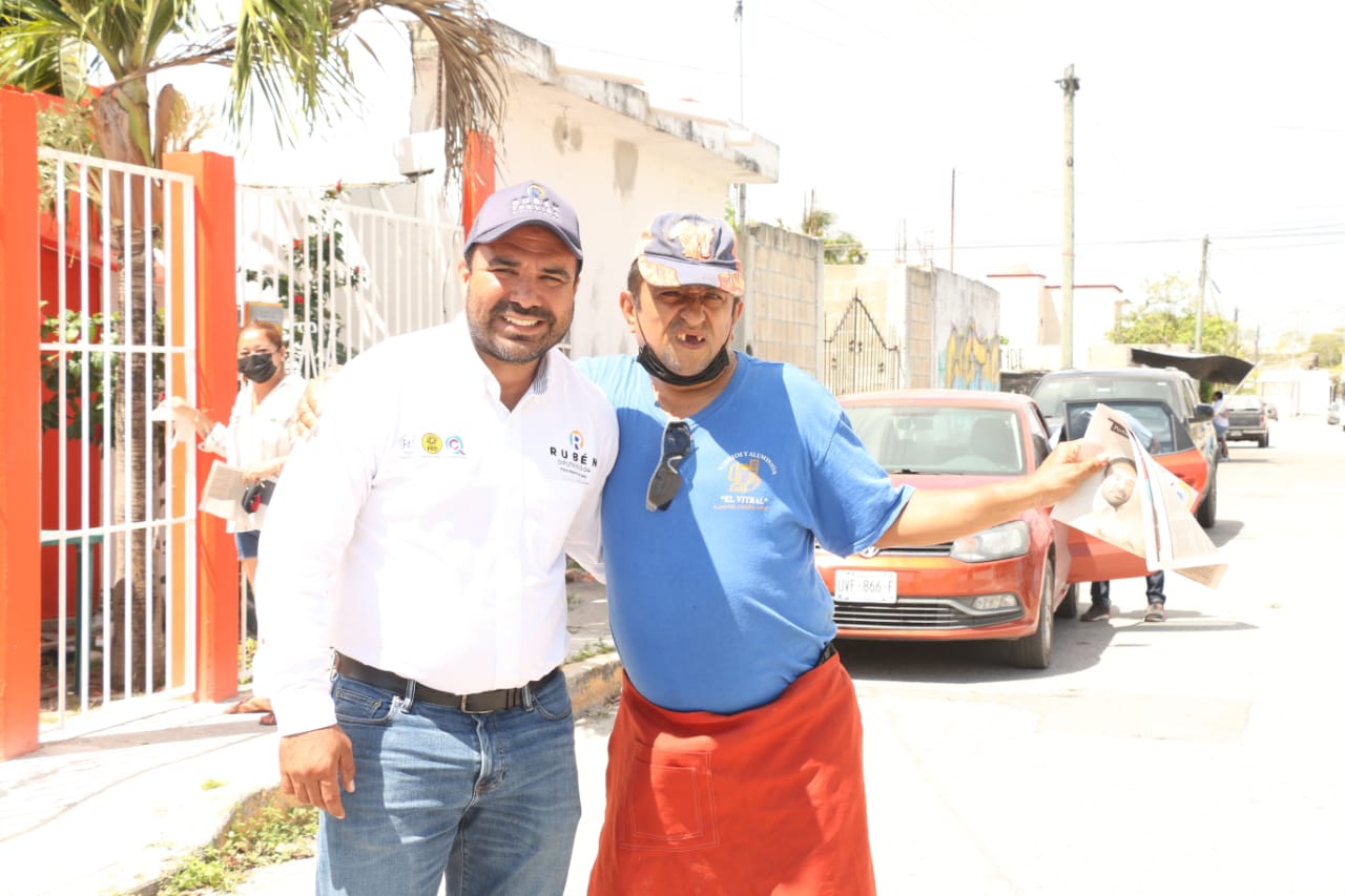 Más niños en las canchas que en las calles de Cancún: Carlos Lara