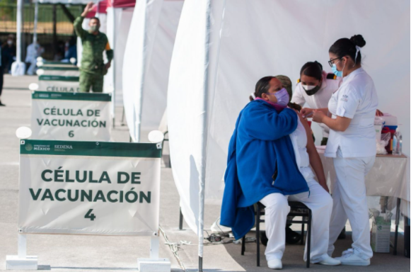 México prepara vacunación “masiva”: cada semana se aplicarán 439,000 dosis.