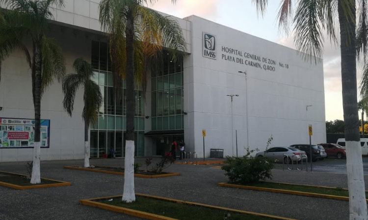 Mujer llega al IMSS de Playa del Carmen con un feto en una cubeta