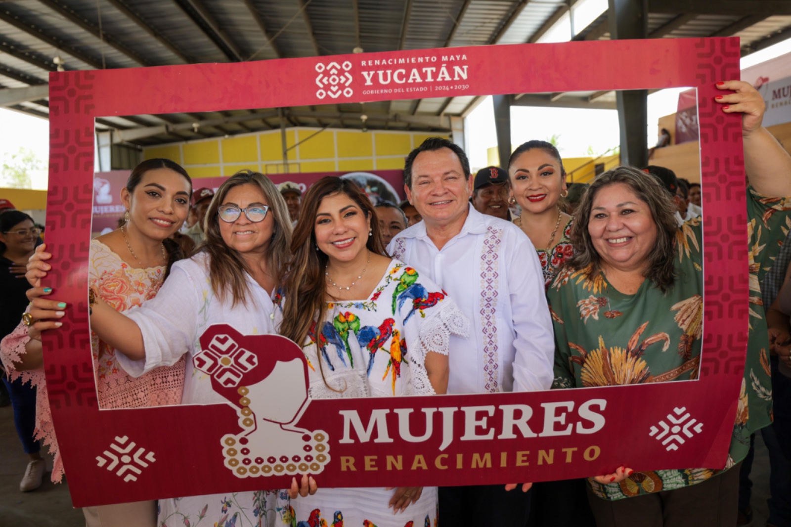 MUJERES RENACIMIENTO RECONOCE LUCHA DE MADRES AUTÓNOMAS